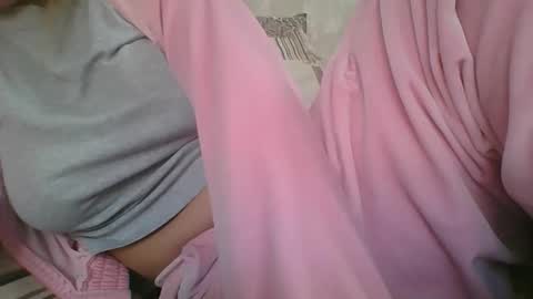 emma_991 online show from 10-10-25, 09:08