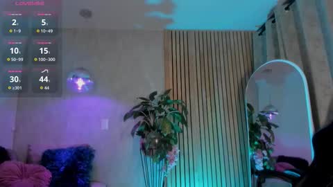 Snapshot of emma_____________ chatting on 10-15-25, 11:16 online show from 10-15-25, 11:16