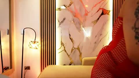 emma__walkerr_ online show from 04-17-26, 07:06