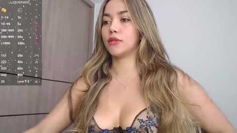 Snapshot of emma_aaa chatting on 12-07-24, 01:40 Rocio online show from 12-07-24, 01:40