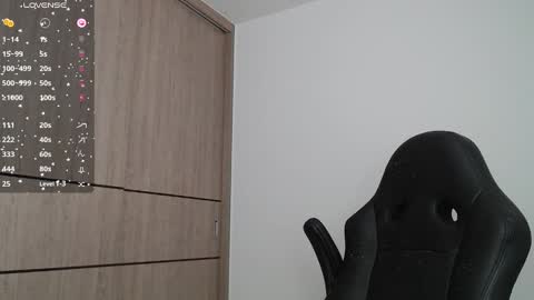 Snapshot of emma_aaa chatting on 01-06-25, 03:51 Rocio online show from 01-06-25, 03:51