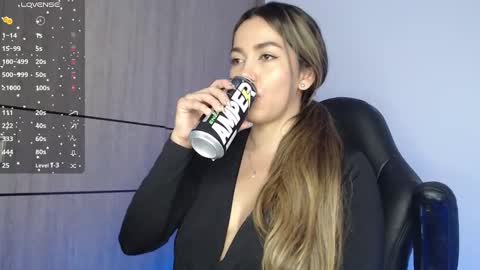 Snapshot of emma_aaa chatting on 02-15-25, 08:22 Rocio online show from 02-15-25, 08:22