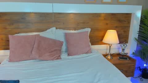 Emma  online show from 01-16-25, 05:44