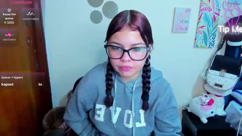 emma_boo_ online show from 12-04-25, 07:33