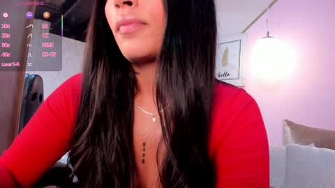 Snapshot of emma_carterr1 chatting on 02-07-25, 09:48 pau online show from 02-07-25, 09:48