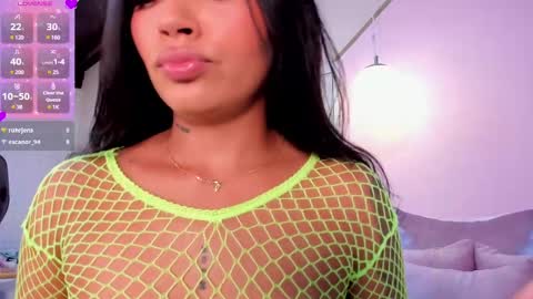 Snapshot of emma_carterr1 chatting on 02-13-25, 01:08 pau online show from 02-13-25, 01:08