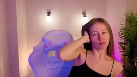 Bella online show from 12-16-25, 01:32