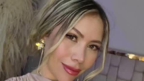 emma coronel online show from 02-12-26, 11:11