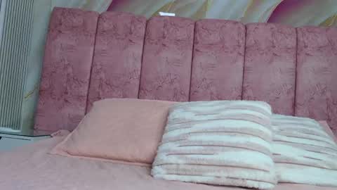 Emma online show from 05-13-26, 03:04