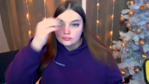 Snapshot of emma_dorn chatting on 01-07-25, 12:09 Eva online show from 01-07-25, 12:09