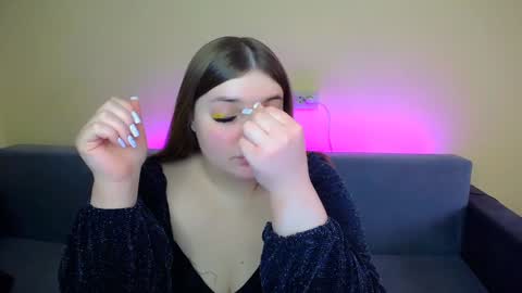 Snapshot of emma_dorn chatting on 02-07-25, 11:12 Eva online show from 02-07-25, 11:12