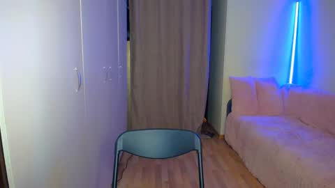 Snapshot of emma_dorn chatting on 03-03-25, 02:15 Eva online show from 03-03-25, 02:15