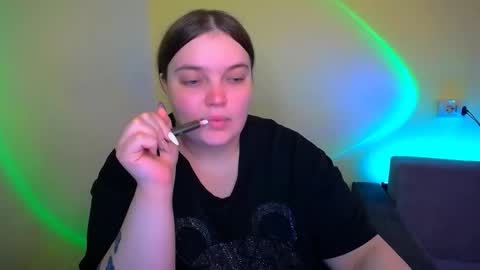 Snapshot of emma_dorn chatting on 09-10-25, 06:24 Eva online show from 09-10-25, 06:24