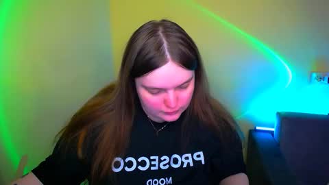 Snapshot of emma_dorn chatting on 09-21-25, 01:24 Eva online show from 09-21-25, 01:24