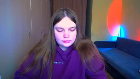 Snapshot of emma_dorn chatting on 10-07-25, 09:06 Eva online show from 10-07-25, 09:06