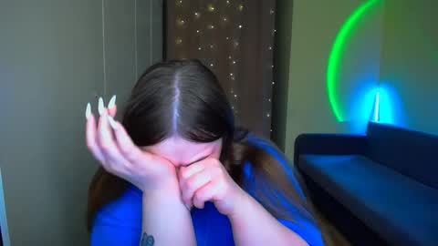 Snapshot of emma_dorn chatting on 10-29-25, 06:59 Eva online show from 10-29-25, 06:59