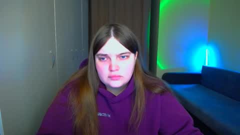 Snapshot of emma_dorn chatting on 11-16-25, 08:31 Eva online show from 11-16-25, 08:31