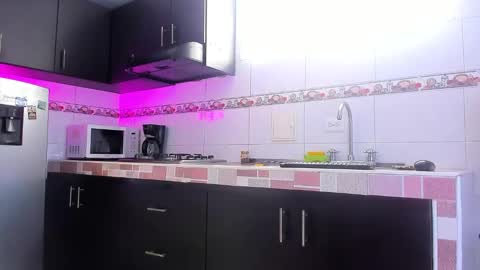 Emma online show from 10-27-25, 01:48