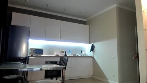 Emma online show from 12-19-24, 10:45