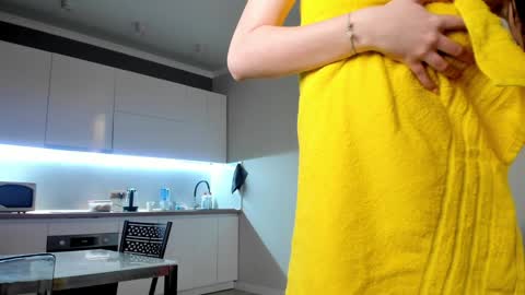 Emma online show from 12-22-24, 10:49