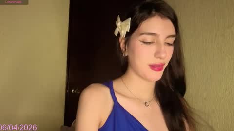 Snapshot of emma_hottson chatting on 04-11-26, 01:10 Emma 3 online show from 04-11-26, 01:10