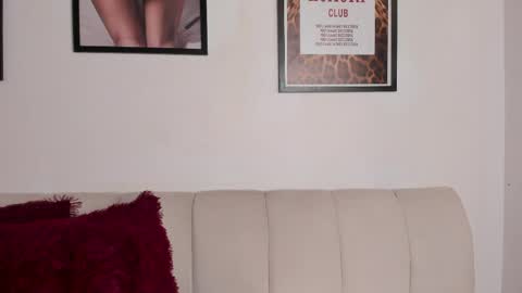 emma_jonness online show from 04-30-26, 06:14