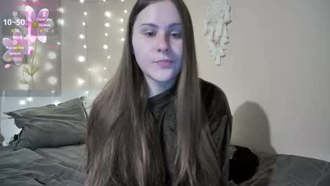emma_just online show from 09-28-25, 08:42