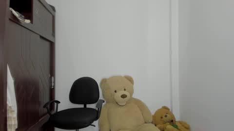 whises lits        online show from 09-18-25, 11:01