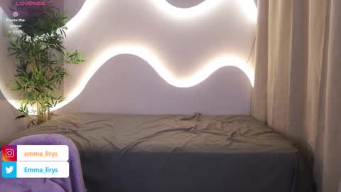 Emma online show from 11-19-25, 04:23