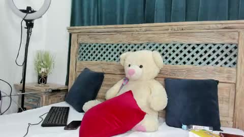 Emma Loaiza  online show from 05-24-26, 03:22