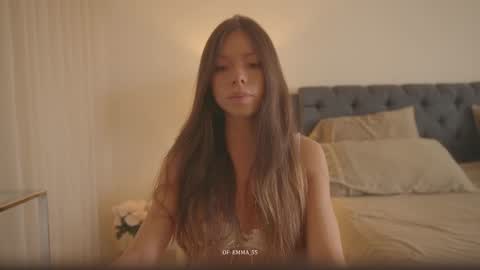 emma_lu1 online show from 03-12-26, 04:13