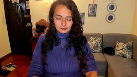 Snapshot of emma_luxy chatting on 03-04-25, 01:12 emma luxy online show from 03-04-25, 01:12