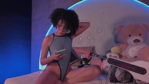     online show from 02-12-25, 10:35