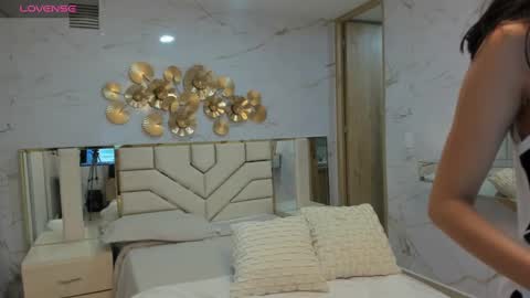 Emma online show from 12-24-24, 10:22