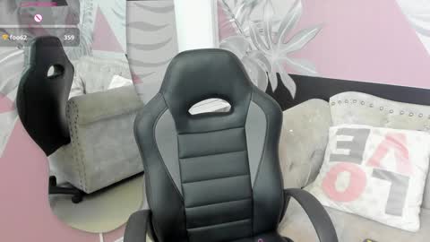 Emma online show from 01-22-25, 03:07