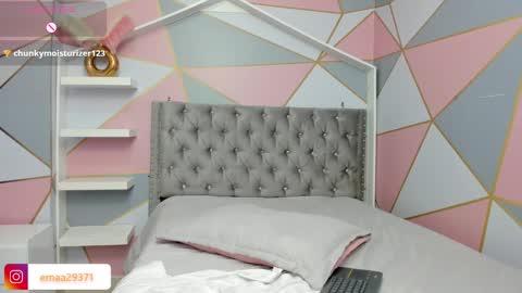 Emma online show from 02-09-25, 01:14