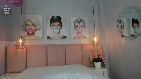 Emma online show from 09-20-25, 02:45