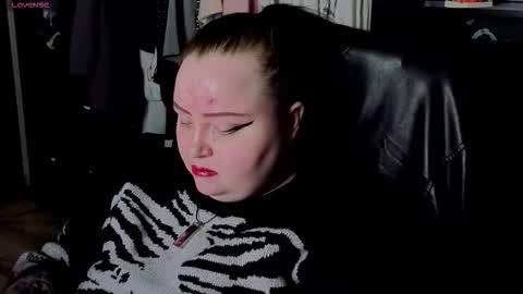 Emma Razumovskaya online show from 10-31-25, 09:16