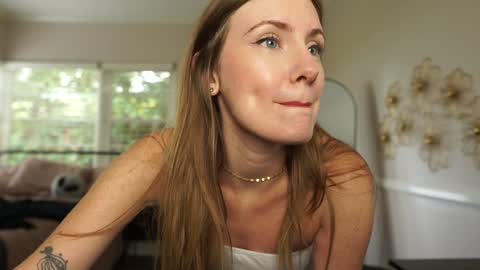 Emma Ruby online show from 11-20-25, 05:34