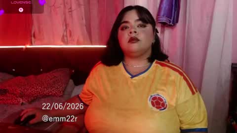 Snapshot of emma_ruiiz_ chatting on 06-23-26, 04:10 emma online show from 06-23-26, 04:10