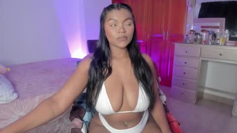 Snapshot of emma_rules99 chatting on 09-17-25, 05:47 Emma online show from 09-17-25, 05:47