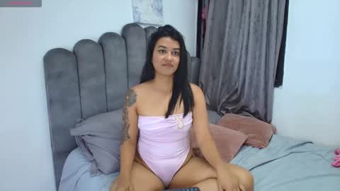 emma_saenz01 online show from 05-12-26, 06:43