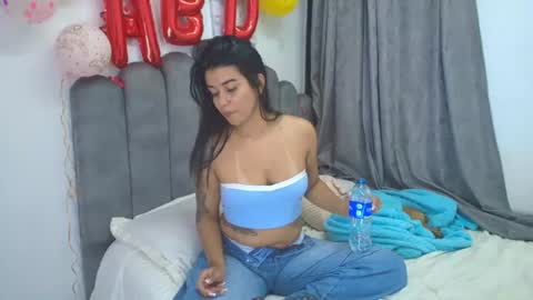 Snapshot of emma_saenz01 chatting on 06-15-26, 05:42 emma_saenz01 online show from 06-15-26, 05:42