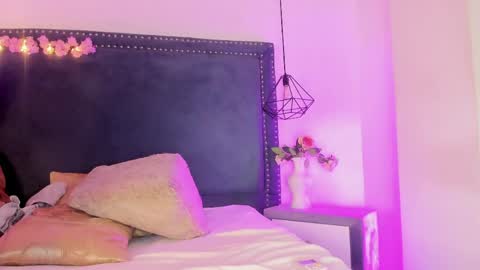 emma_saylor online show from 04-18-26, 07:51