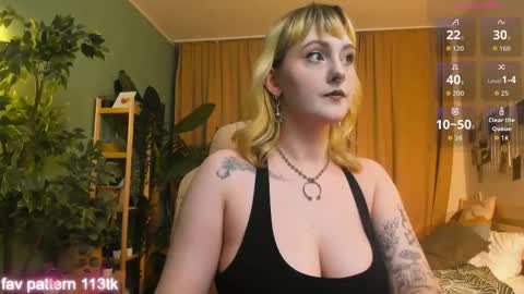 Snapshot of emma_thomps chatting on 05-05-26, 02:03 Rose online show from 05-05-26, 02:03