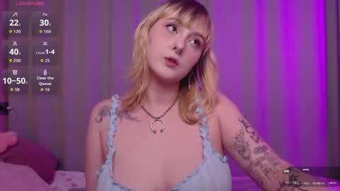 Snapshot of emma_thomps chatting on 05-23-26, 02:10 Rose online show from 05-23-26, 02:10