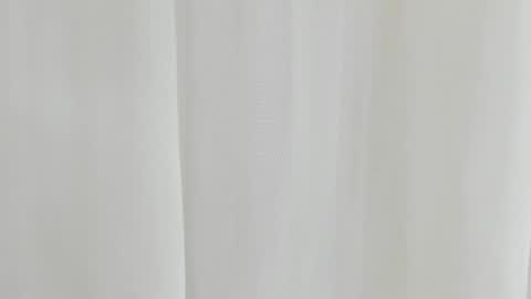 Snapshot of emma_torres__ chatting on 05-17-26, 12:23 Ema online show from 05-17-26, 12:23