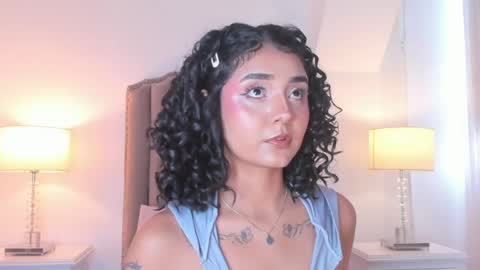 Snapshot of emma_torres__ chatting on 05-21-26, 12:23 Ema online show from 05-21-26, 12:23
