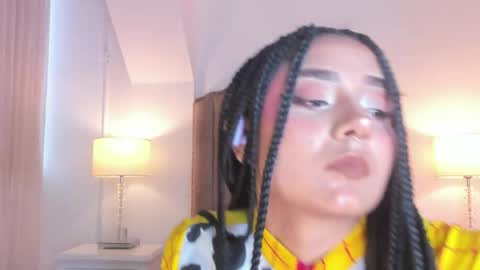 Snapshot of emma_torres__ chatting on 06-06-26, 12:21 Ema online show from 06-06-26, 12:21