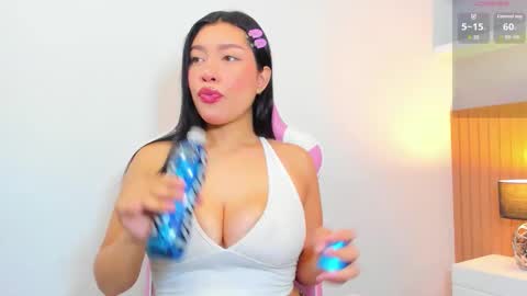 Snapshot of emma_walton_ chatting on 12-03-25, 12:03 online show from 12-03-25, 12:03